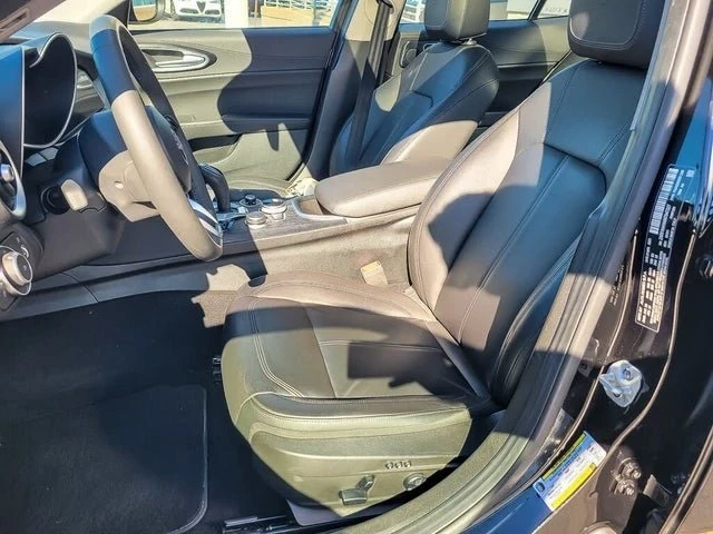 2021 Alfa Romeo Giulia - Image 7 of 19