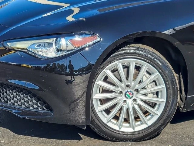 2021 Alfa Romeo Giulia - Image 2 of 19