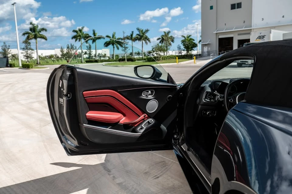 2021 Aston Martin V8 Vantage (2019+) - Image 11 of 20