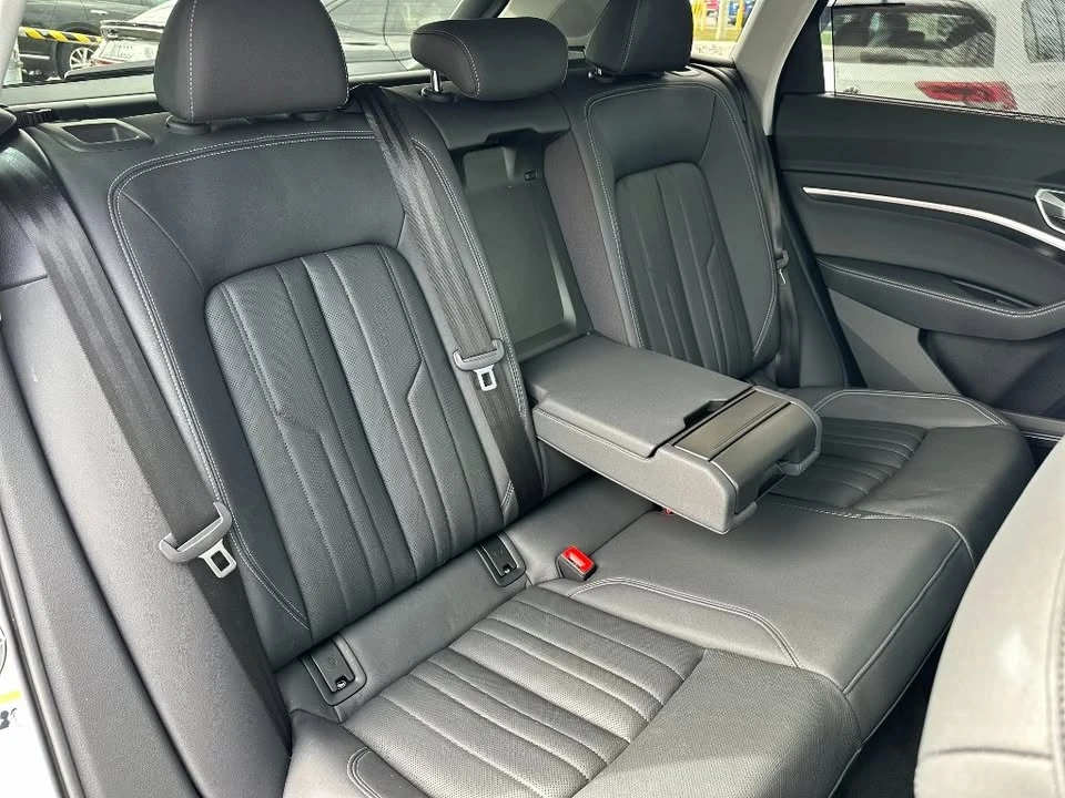 2021 Audi e-tron GT - Image 9 of 19