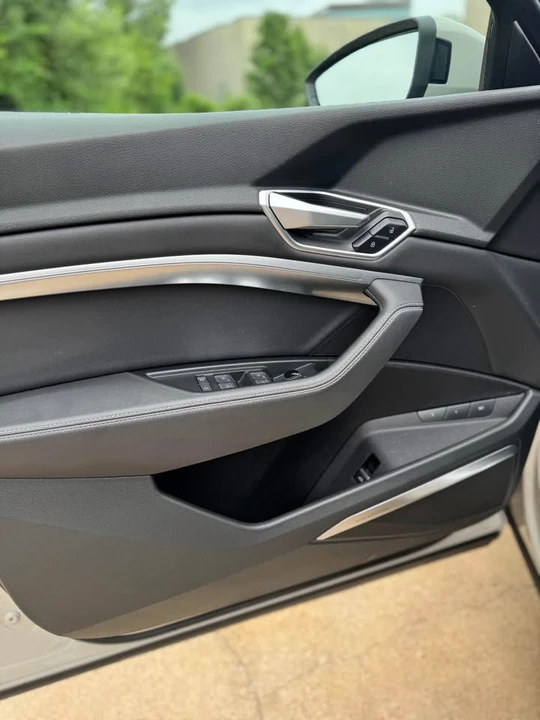 2021 Audi e-tron GT - Image 5 of 8