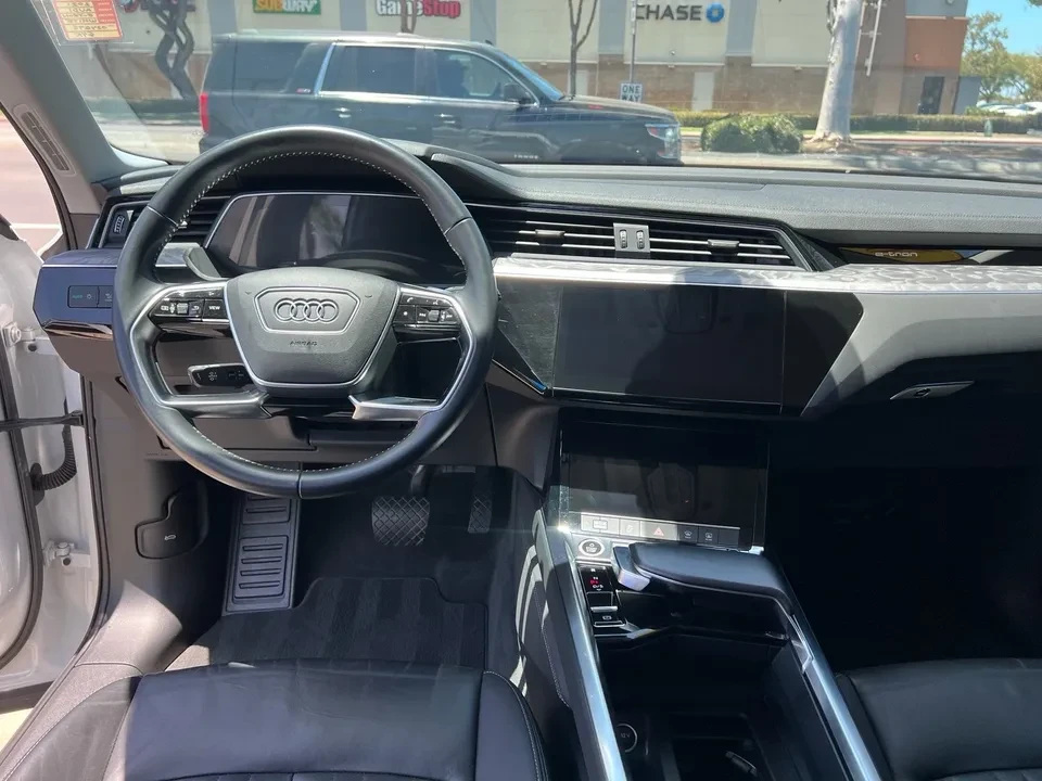 2021 Audi e-tron - Image 8 of 20
