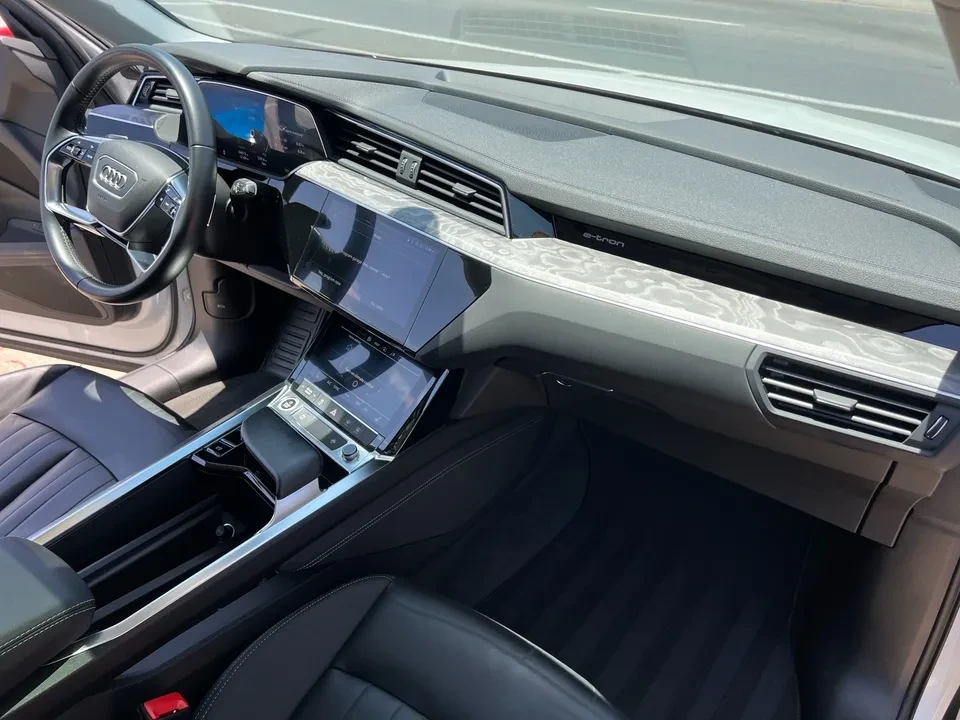 2021 Audi e-tron - Image 2 of 20