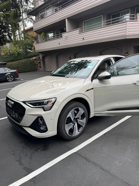 2021 Audi e-tron - Image 10 of 13