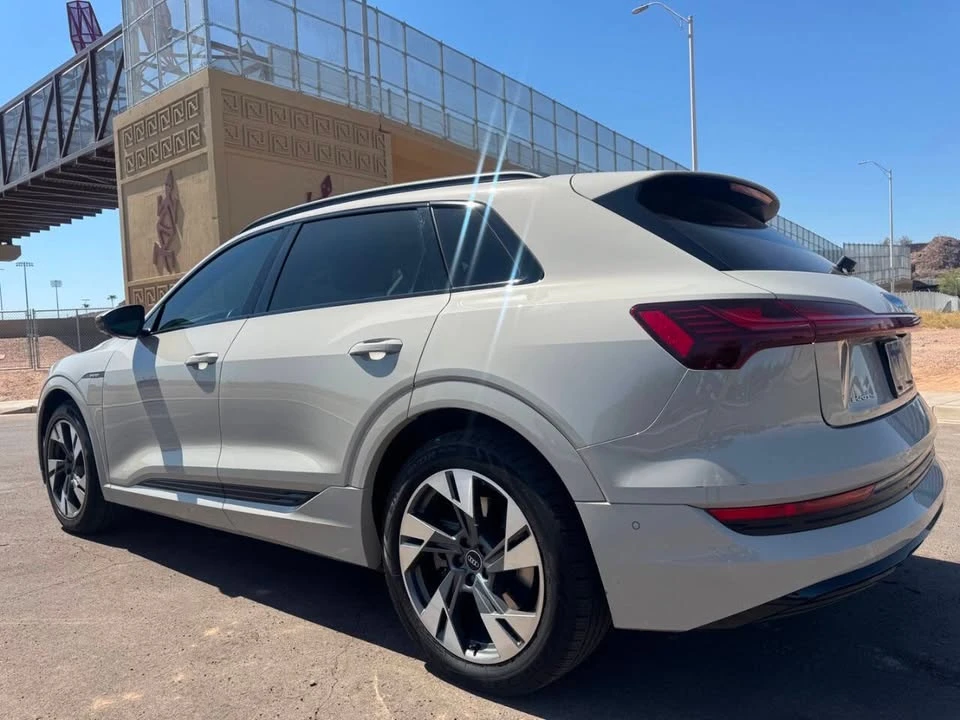 2021 Audi e-tron - Image 10 of 20