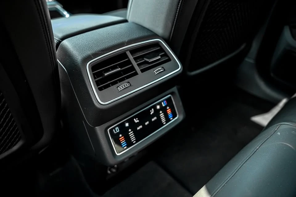 2021 Audi e-tron - Image 8 of 15