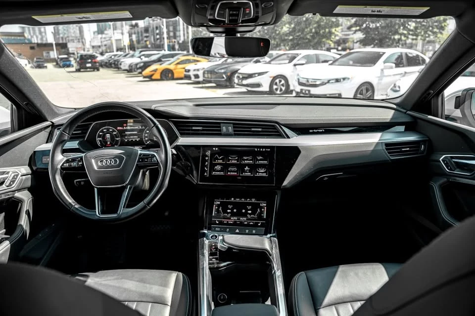 2021 Audi e-tron - Image 9 of 15
