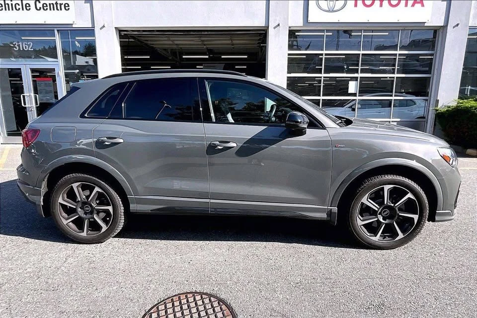 2021 Audi F3 Q3 - Image 2 of 4
