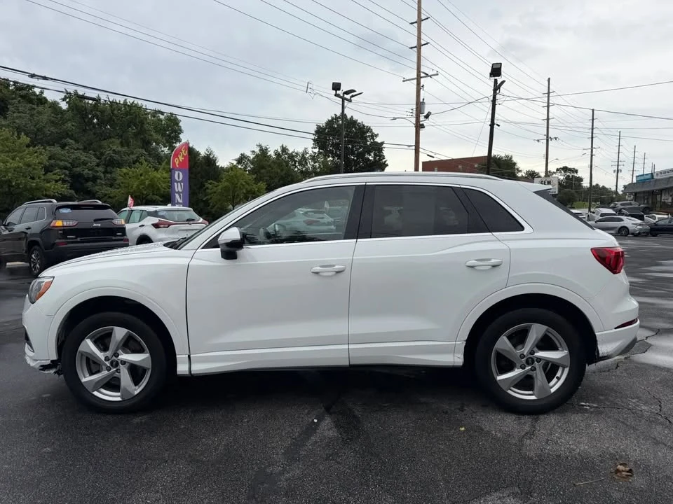2021 Audi F3 Q3 - Image 2 of 20
