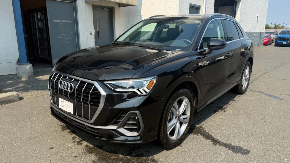 2021 Audi F3 Q3 - Image 2 of 17