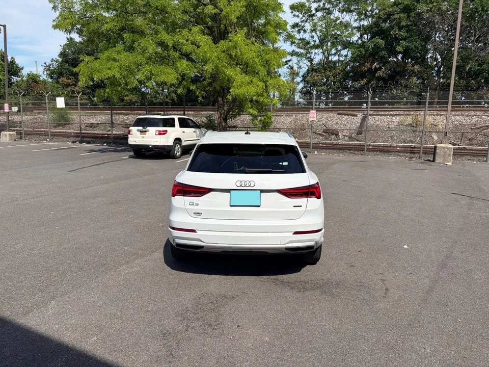 2021 Audi F3 Q3 - Image 8 of 19