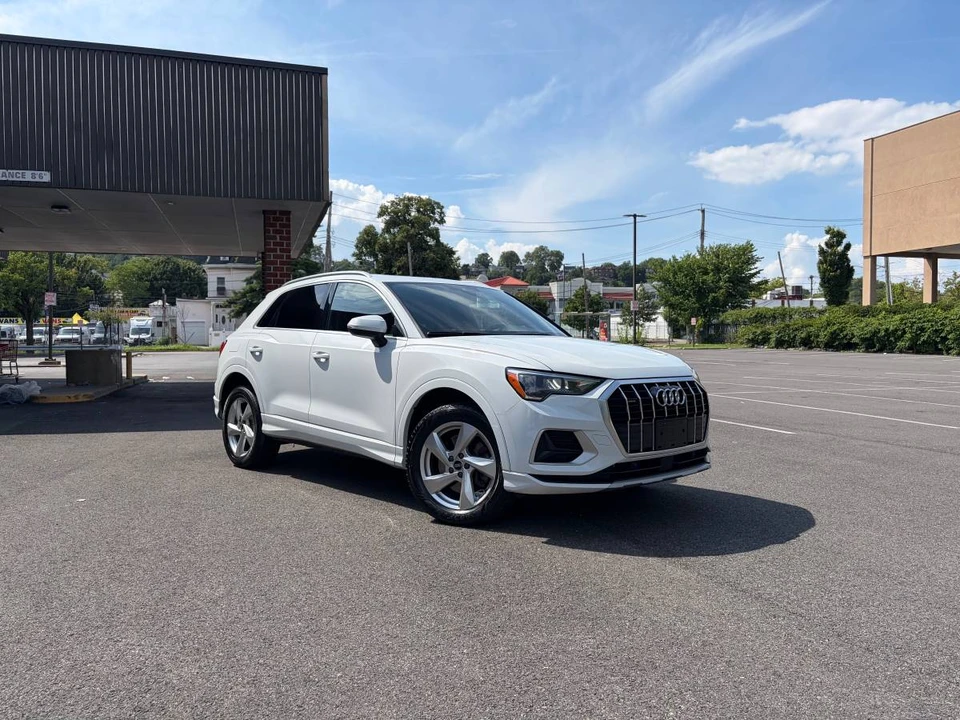 2021 Audi F3 Q3 - Image 2 of 19