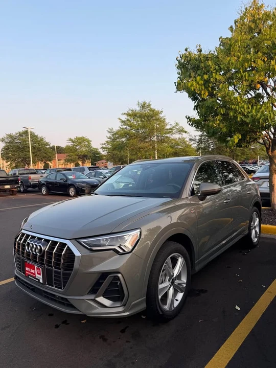 2021 Audi F3 Q3 - Image 2 of 9