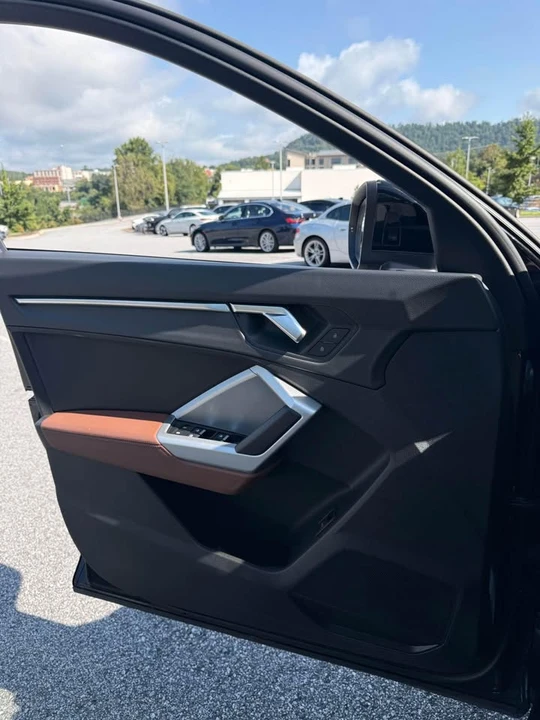 2021 Audi F3 Q3 - Image 8 of 9