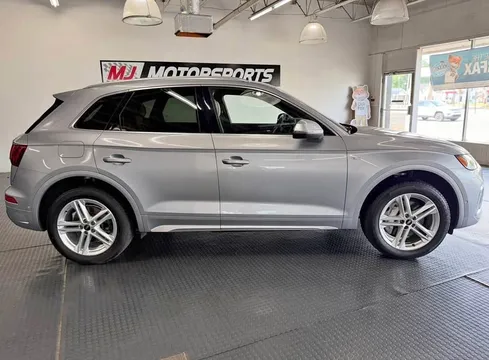 2021 Audi Q5 Hybrid Prestige Sport Utility 4D