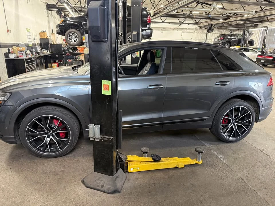 2021 Audi Q8 - Image 2 of 4