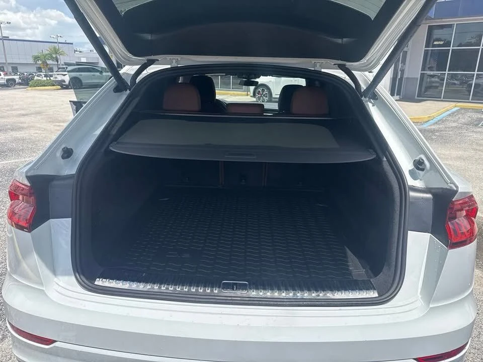 2021 Audi Q8 - Image 8 of 9