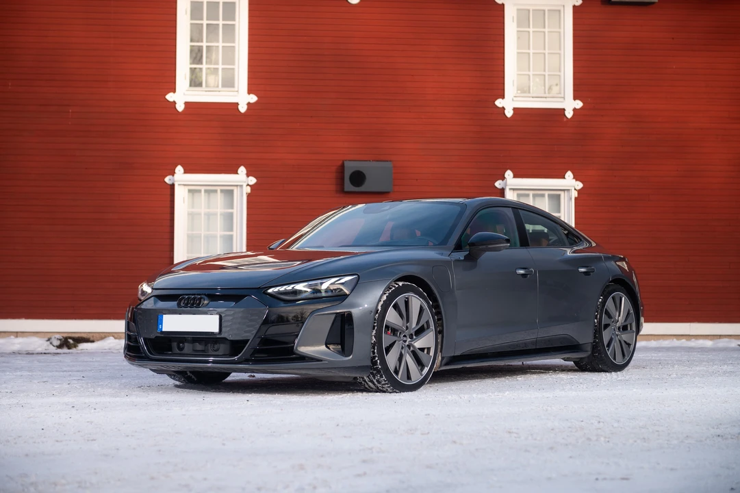 2021 Audi e-tron GT - Image 4 of 31