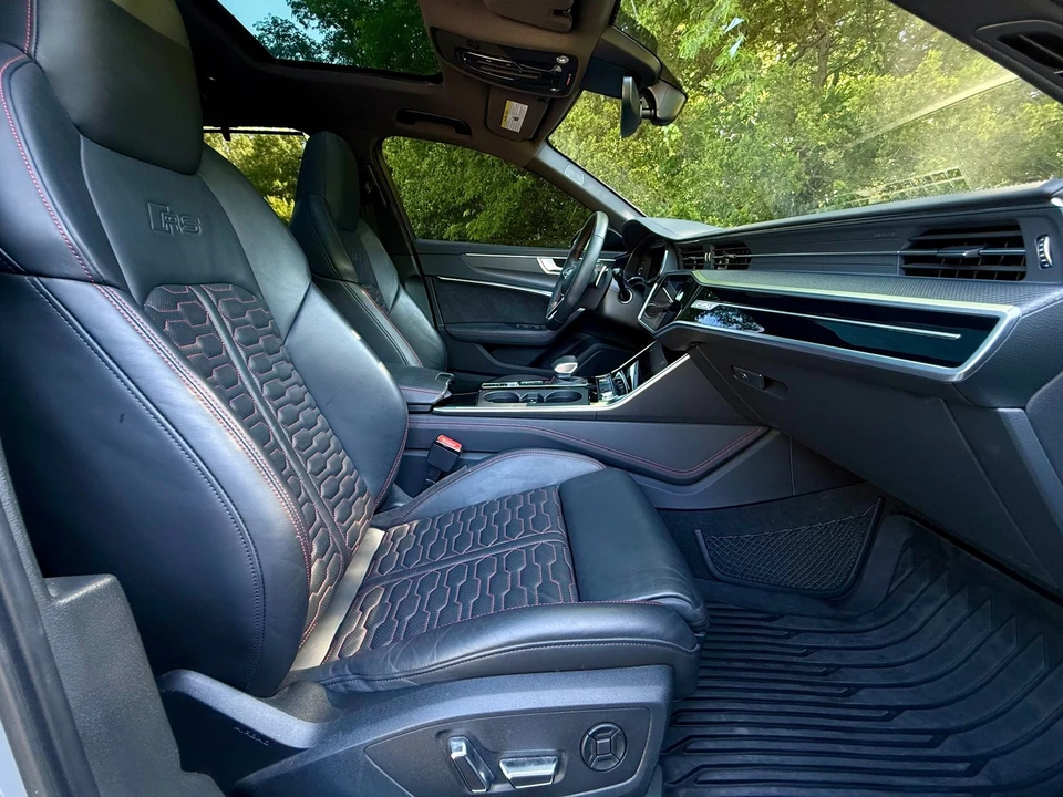 2021 Audi C8 RS6 - Image 28 of 31