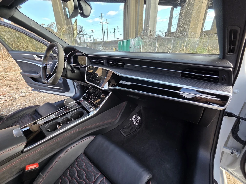 2021 Audi C8 RS6 - Image 17 of 21
