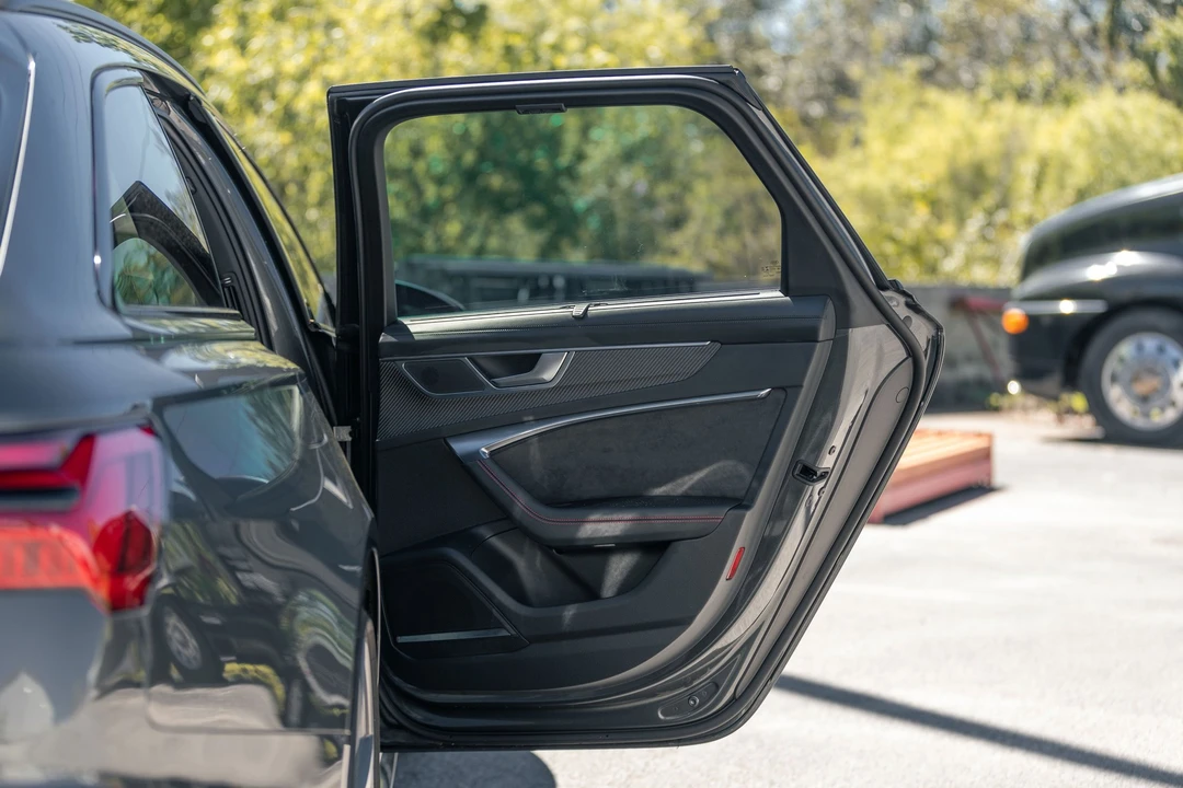 2021 Audi C8 RS6 - Image 25 of 31