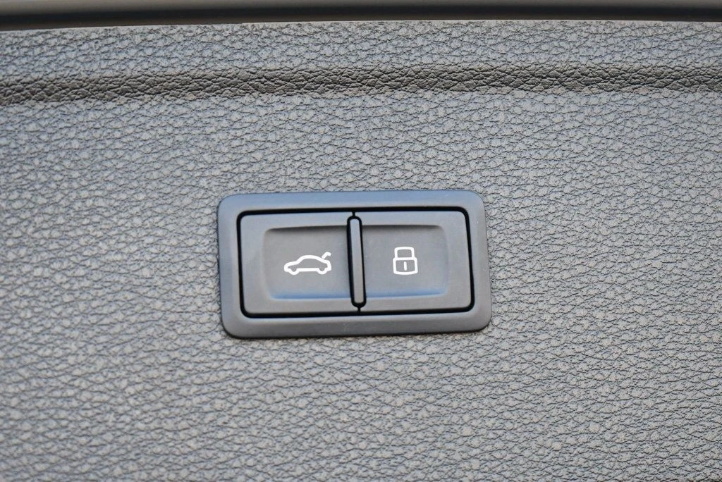 2021 Audi FY SQ5 - Image 17 of 21