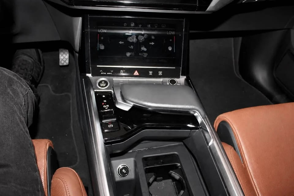 2021 Audi e-tron - Image 17 of 20