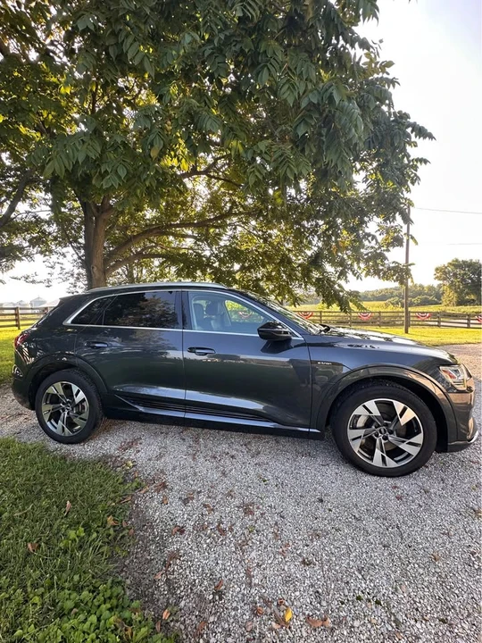 2021 Audi e-tron - Image 4 of 18