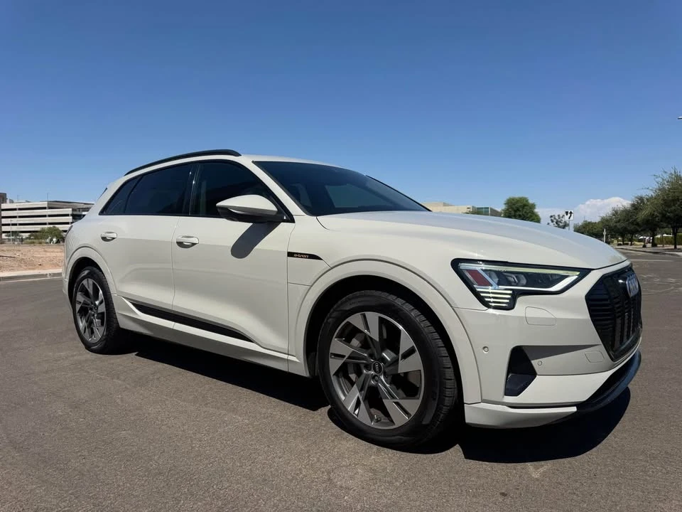 2021 Audi e-tron - Image 2 of 20