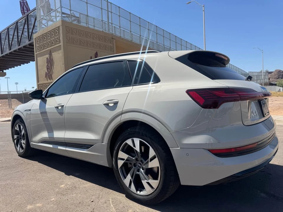 2021 Audi e-tron - Image 10 of 20
