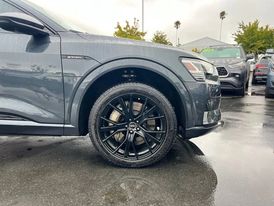 2021 Audi e-tron - Image 12 of 20