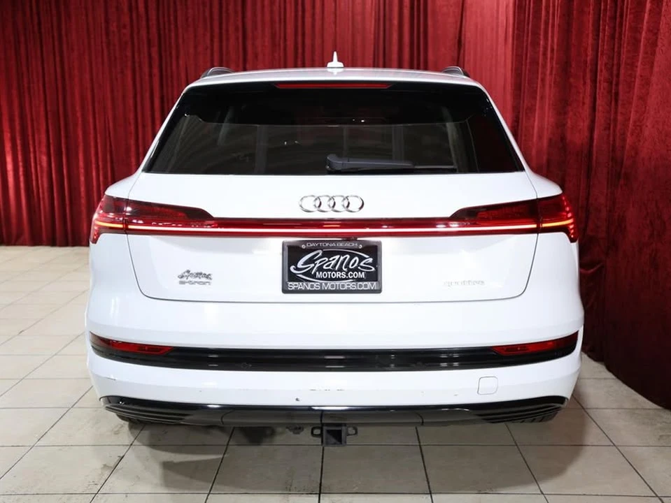 2021 Audi e-tron - Image 8 of 18