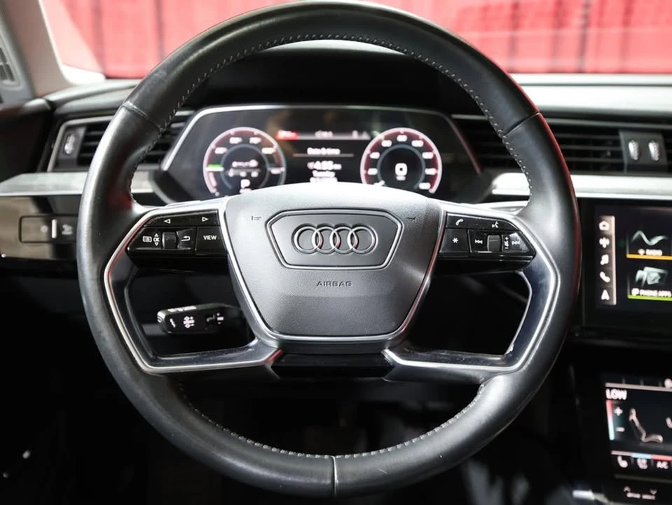 2021 Audi e-tron - Image 16 of 19