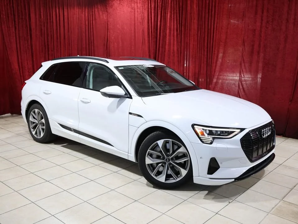 2021 Audi e-tron - Image 2 of 19