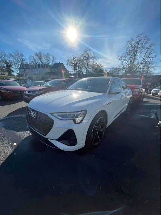 2021 Audi e-tron - Image 2 of 4