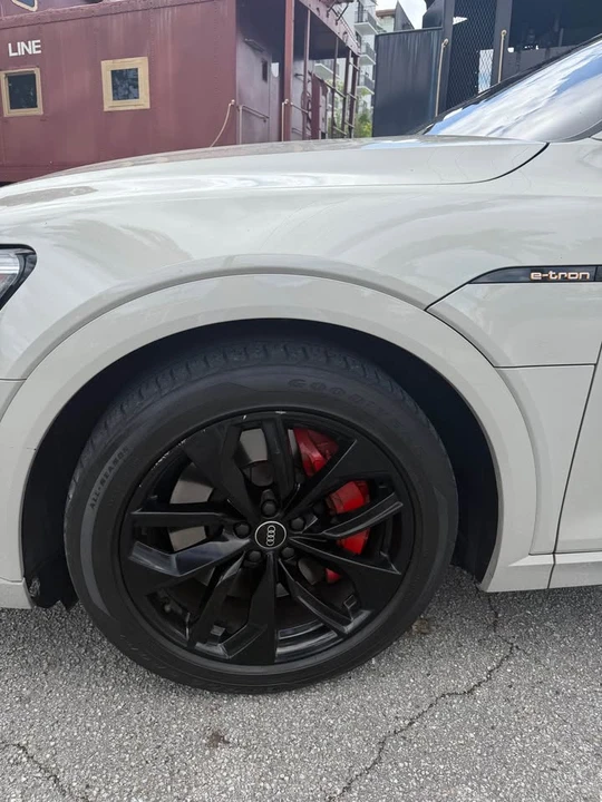 2021 Audi e-tron - Image 9 of 20