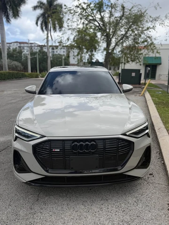 2021 Audi e-tron - Image 8 of 20