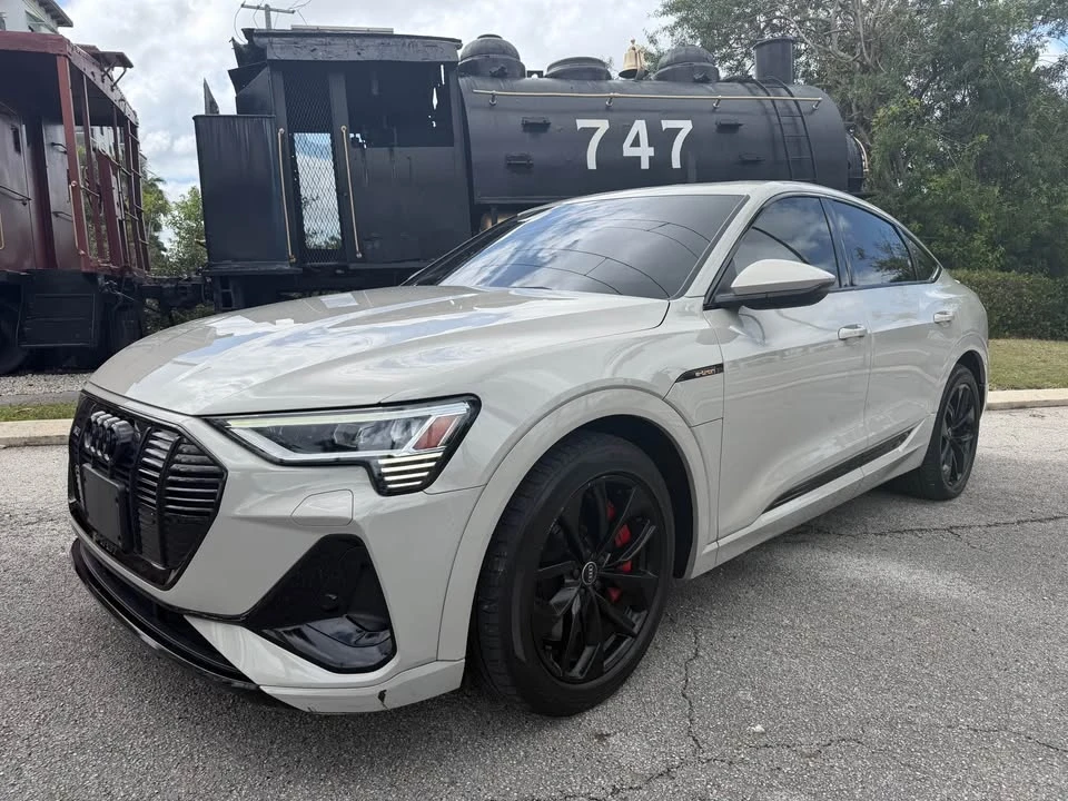 2021 Audi e-tron - Image 10 of 20