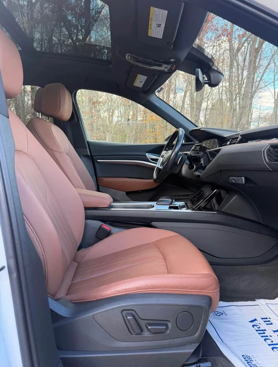 2021 Audi e-tron - Image 10 of 20