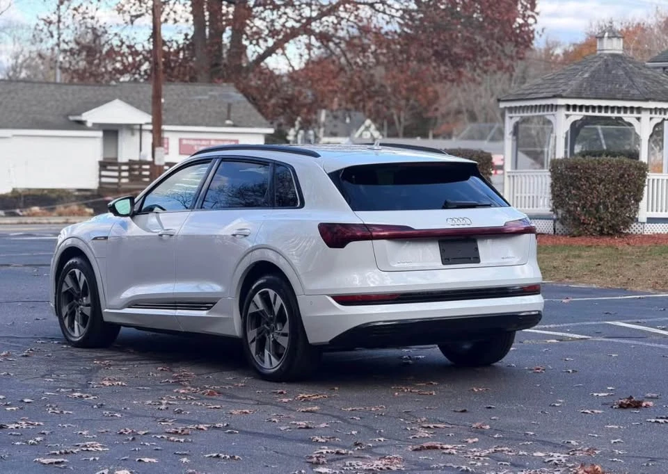 2021 Audi e-tron - Image 4 of 20