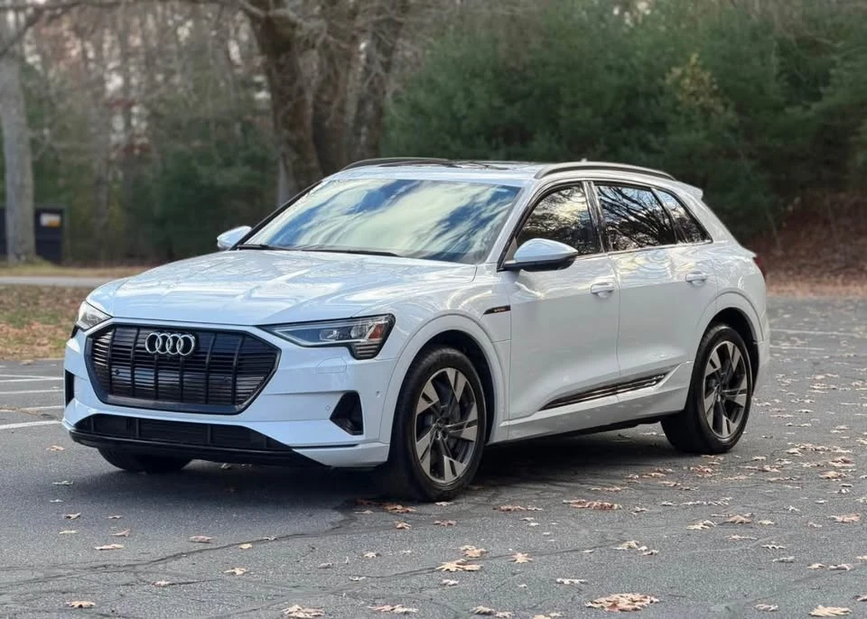 2021 Audi e-tron - Image 2 of 20