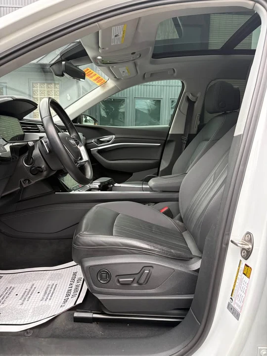 2021 Audi e-tron - Image 9 of 15