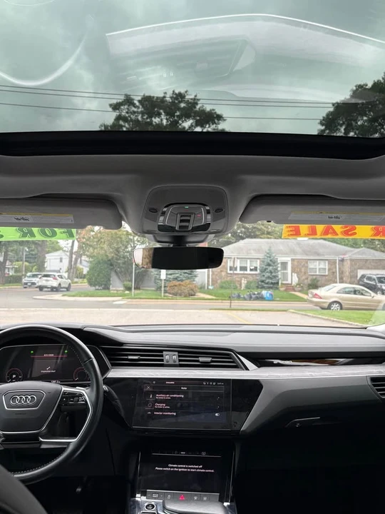 2021 Audi e-tron - Image 8 of 15
