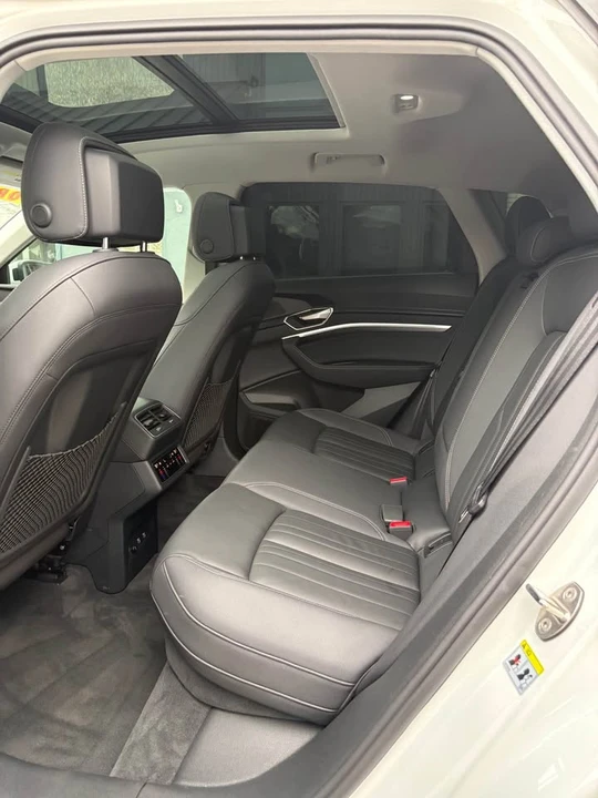 2021 Audi e-tron - Image 10 of 15