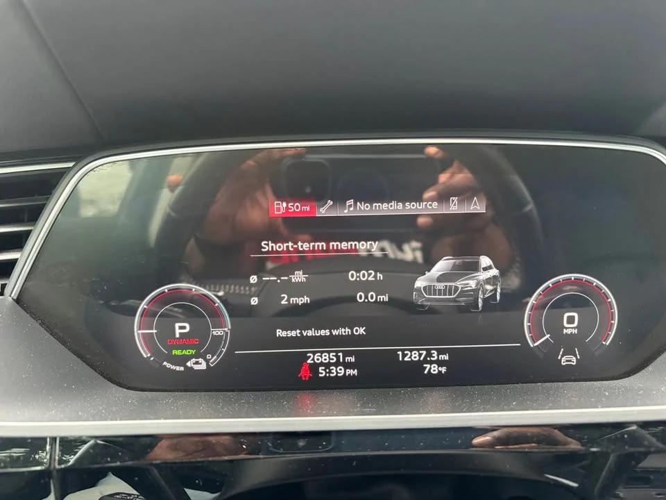 2021 Audi e-tron - Image 15 of 15