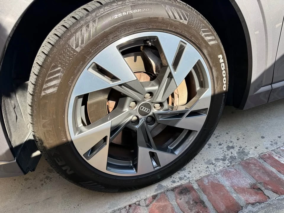 2021 Audi e-tron - Image 11 of 12