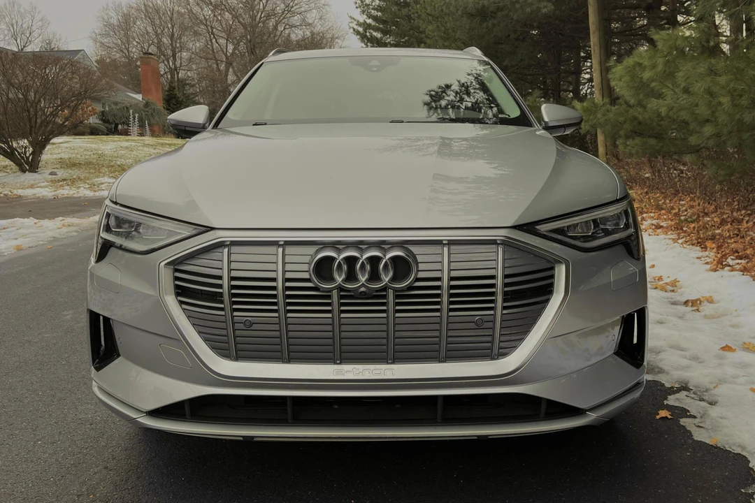 2021 Audi e-tron - Image 2 of 31