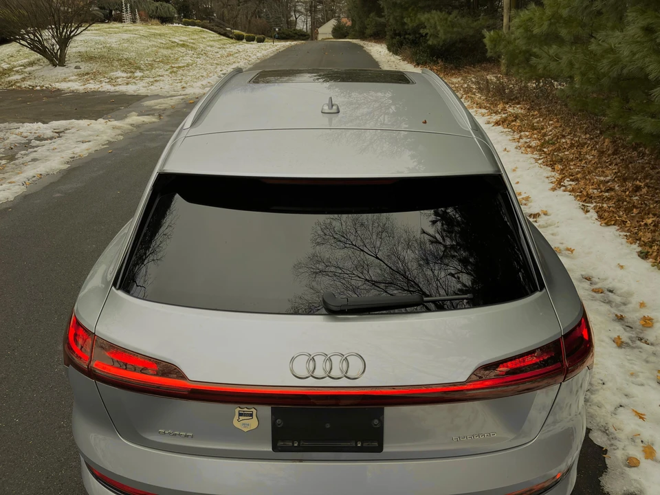 2021 Audi e-tron - Image 14 of 31