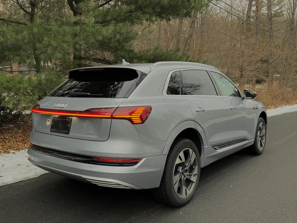 2021 Audi e-tron - Image 16 of 31