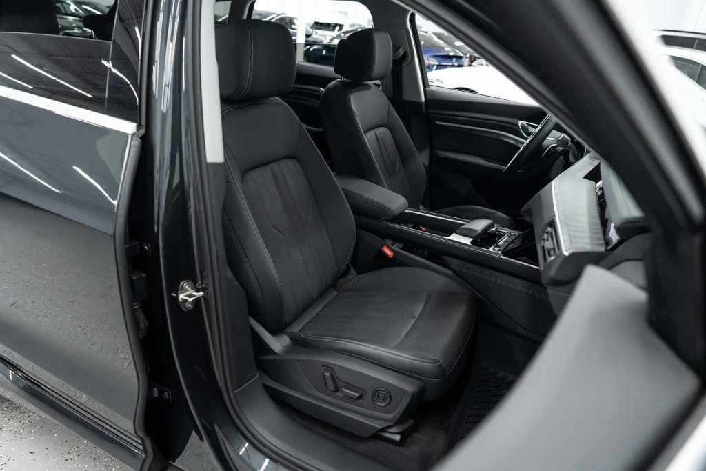2021 Audi e-tron GT - Image 10 of 12